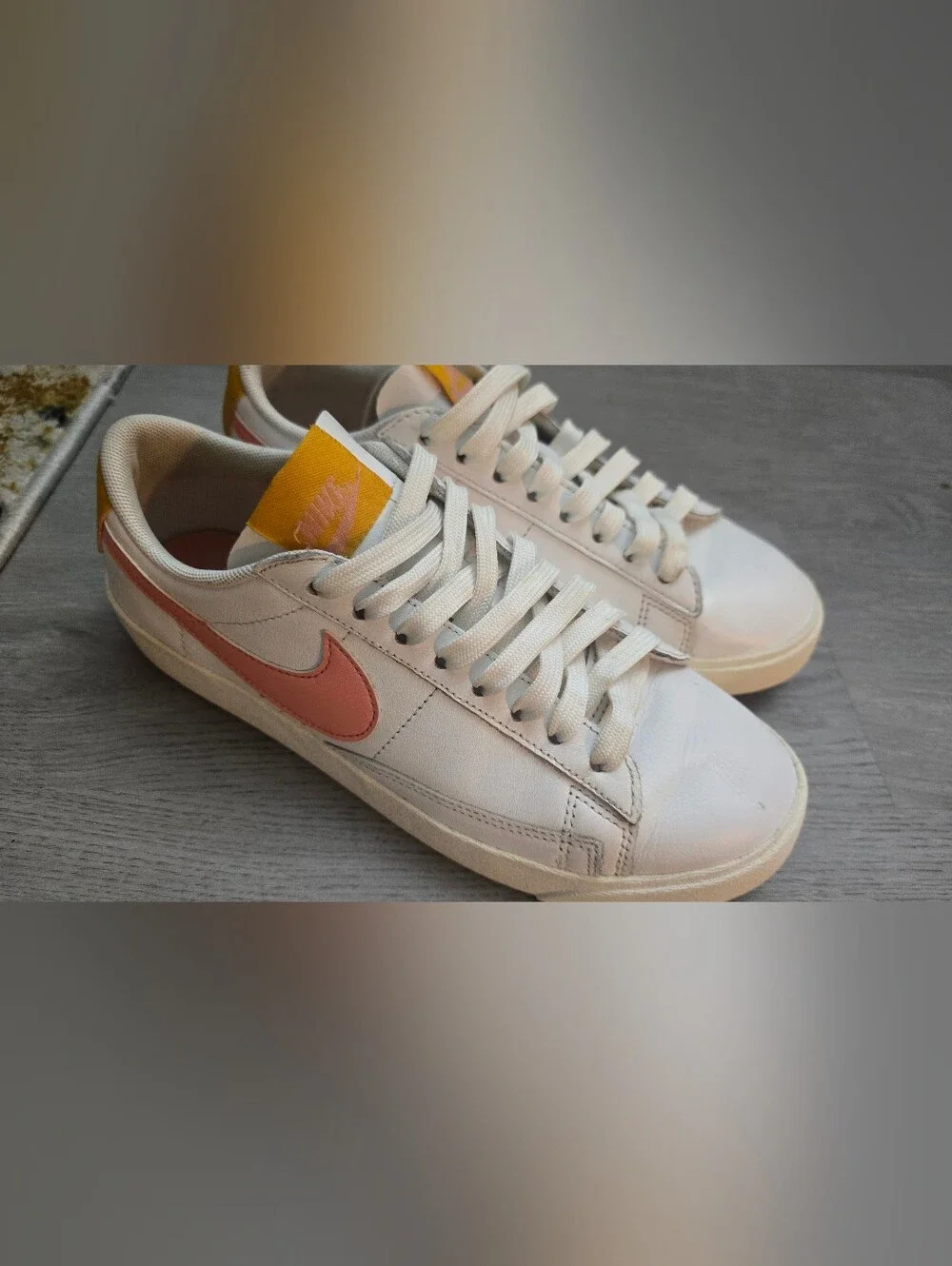 Nike Blazer Low Summit White Pink Sneaker Womens Size 6.5 AV9370-112